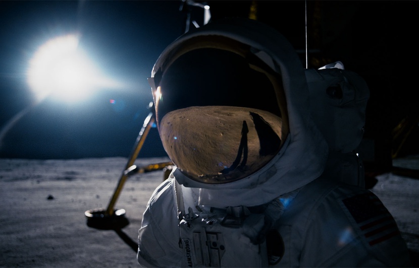 First man : fly me to the moon